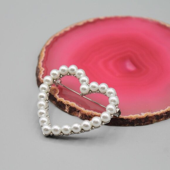 Heart love romantic pin brooch jewelry fashion pearls silver white gold tone new - Picture 3 of 13